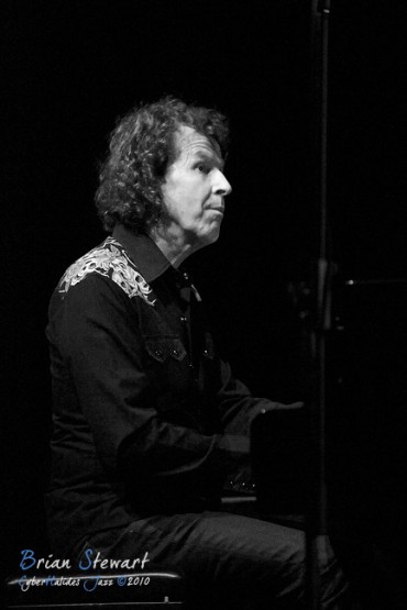 Alister Spence leading his Trio - (D700_1178)